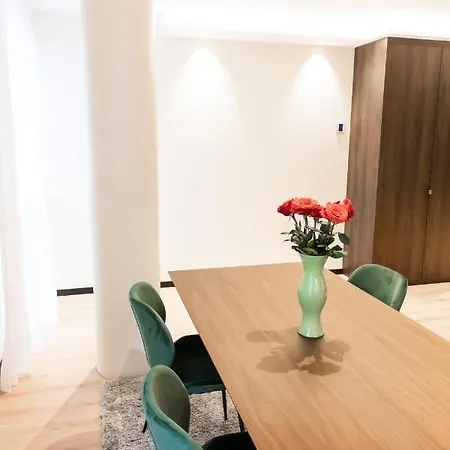 Daire Romanee 6 Personnes Vue Cathedrale 2 Places De Parking Dijon