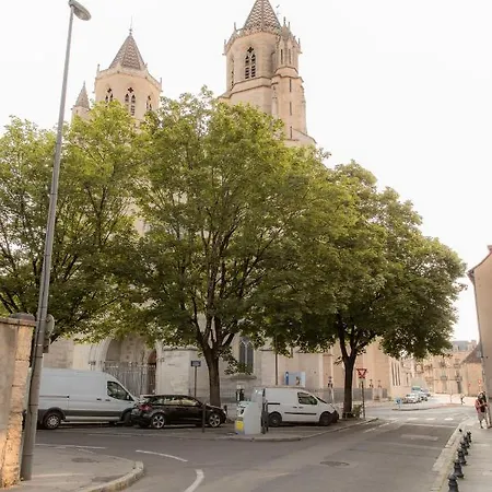 Romanee 6 Personnes Vue Cathedrale 2 Places De Parking 디종