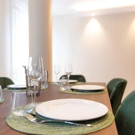 Romanee 6 Personnes Vue Cathedrale 2 Places De Parking 公寓 *