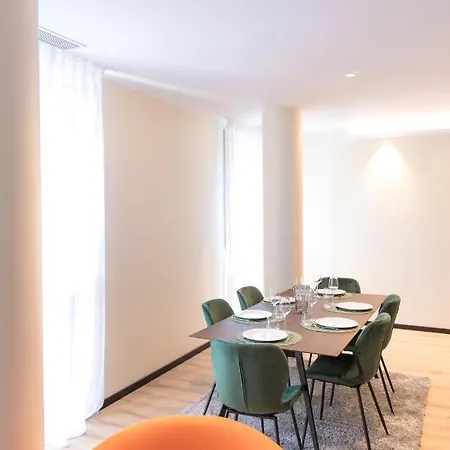 Romanee 6 Personnes Vue Cathedrale 2 Places De Parking *