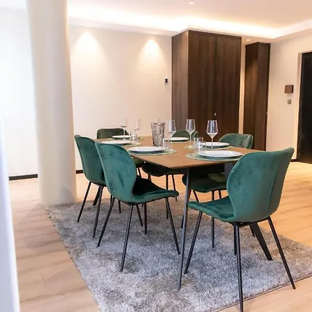 Romanee 6 Personnes Vue Cathedrale 2 Places De Parking