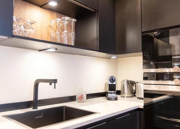 Romanee 6 Personnes Vue Cathedrale 2 Places De Parking شقة