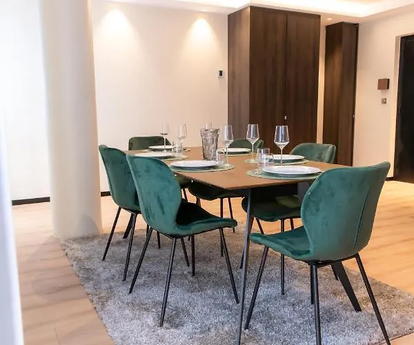 Romanee 6 Personnes Vue Cathedrale 2 Places De Parking