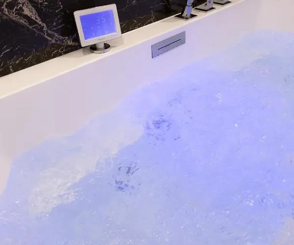 Romanee 6 Personnes Vue Cathedrale 2 Places De Parking アパート *