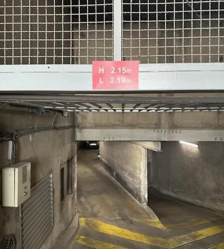 アパート Romanee 6 Personnes Vue Cathedrale 2 Places De Parking ディジョン